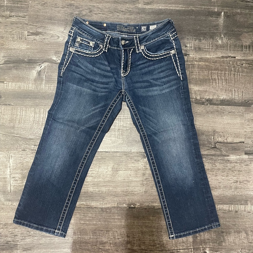 Miss Me Blue Cropped Jeans with Distressed Look